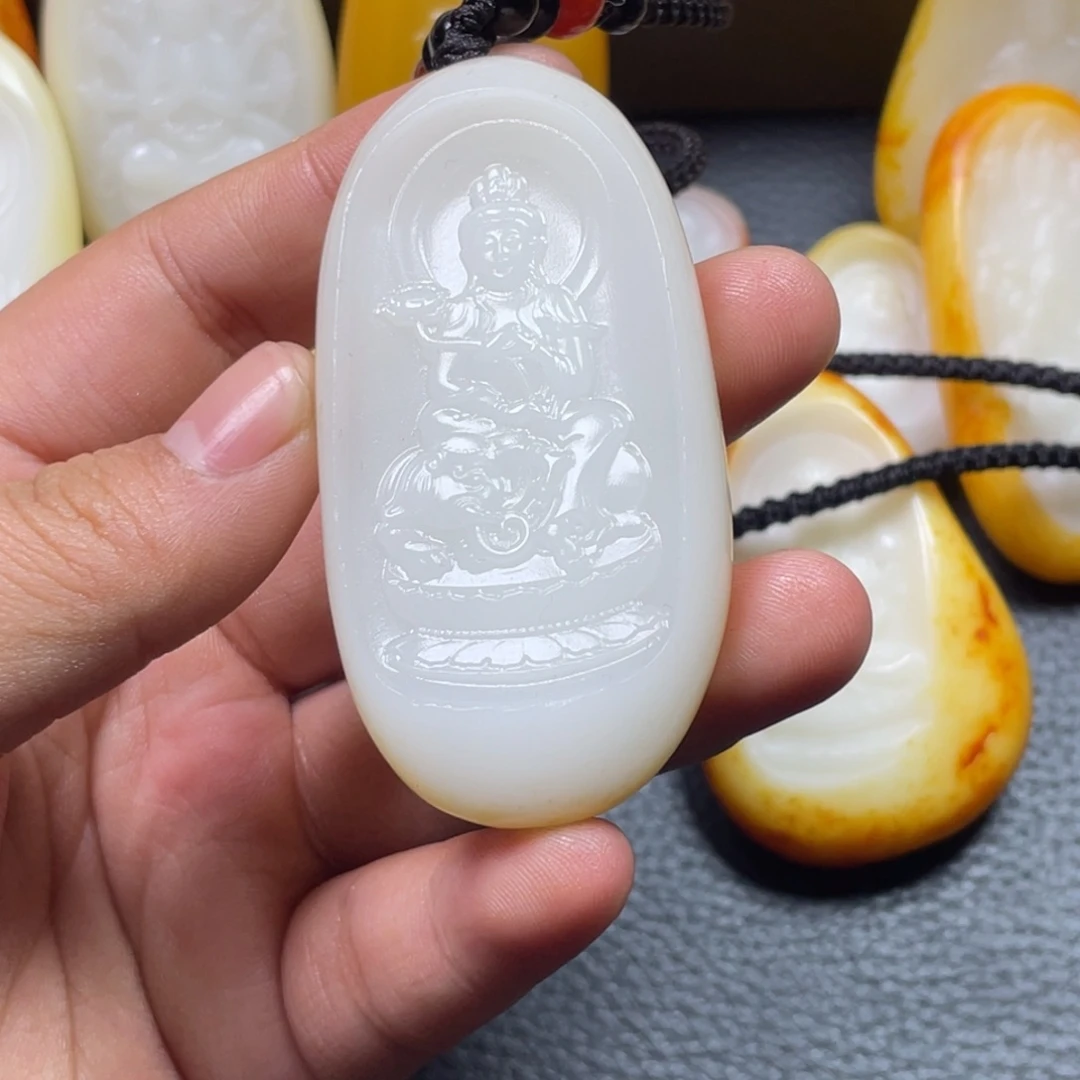 *****和田玉未镶嵌颈饰