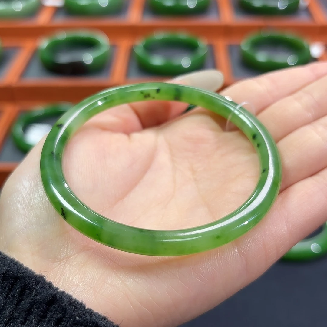 和田玉（碧玉）未镶嵌手镯苹果绿