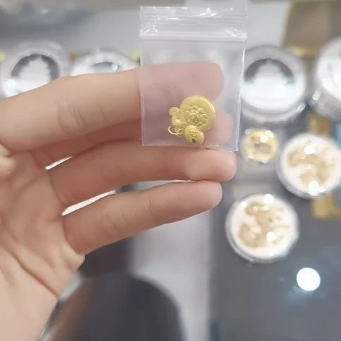 纯金金蛇吊顶一枚