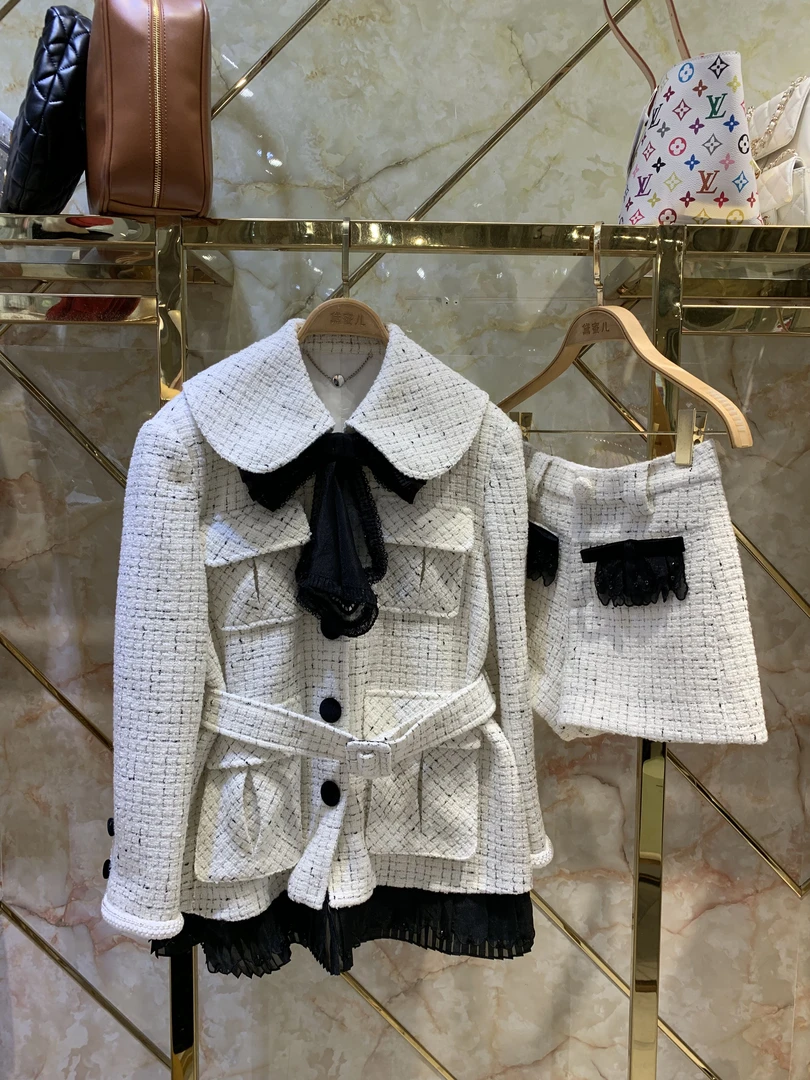 黛蜜儿2025新款编织收腰翻领上衣+短裤