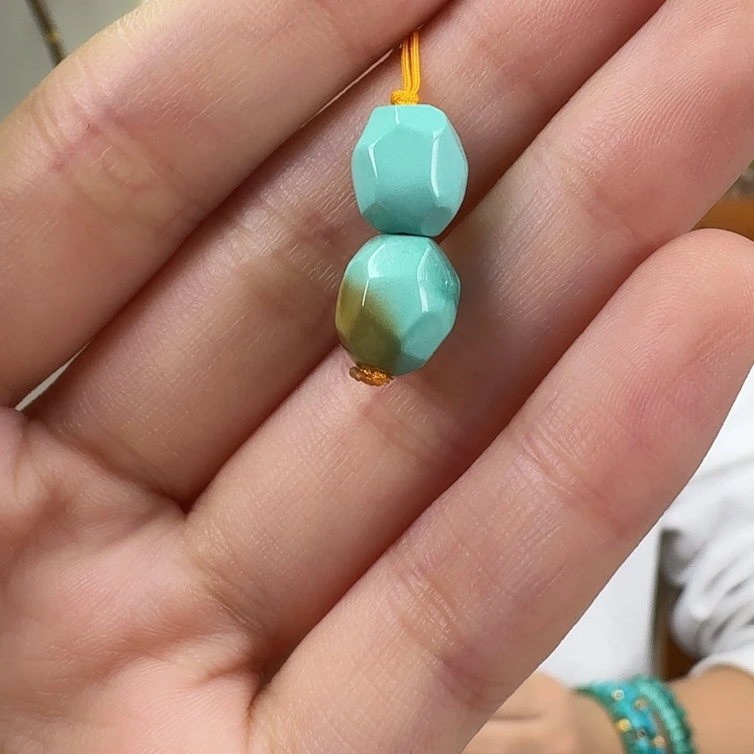 绿松石未镶嵌挂件