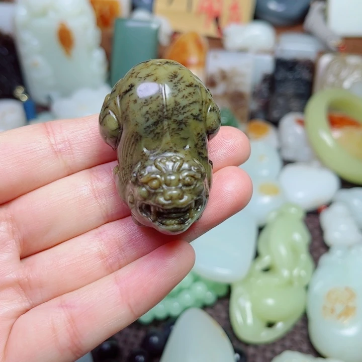 和田玉未镶嵌车挂