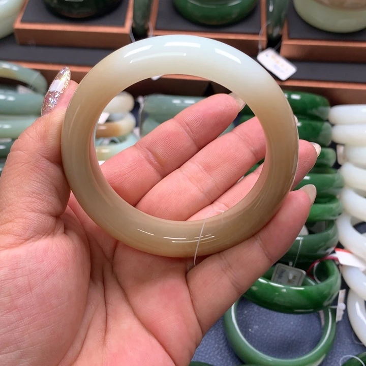 【闪购商品】未镶嵌手镯和田玉