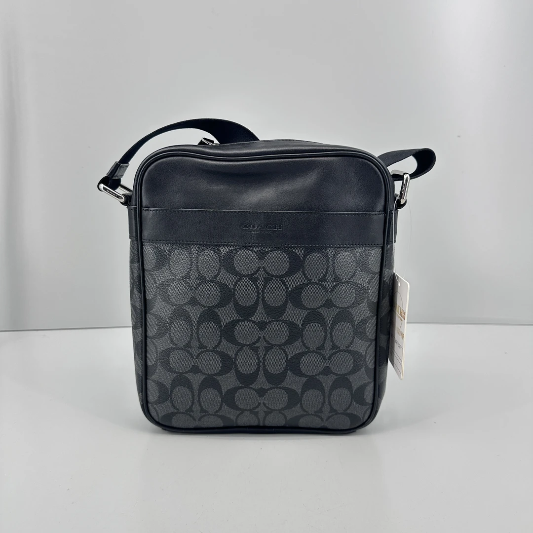 95新 COACH/蔻驰 黑老花男士斜挎包22x26x7cmM050412