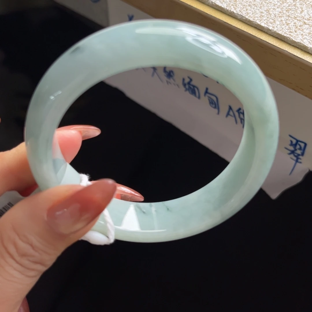 翡翠未镶嵌手镯手镯