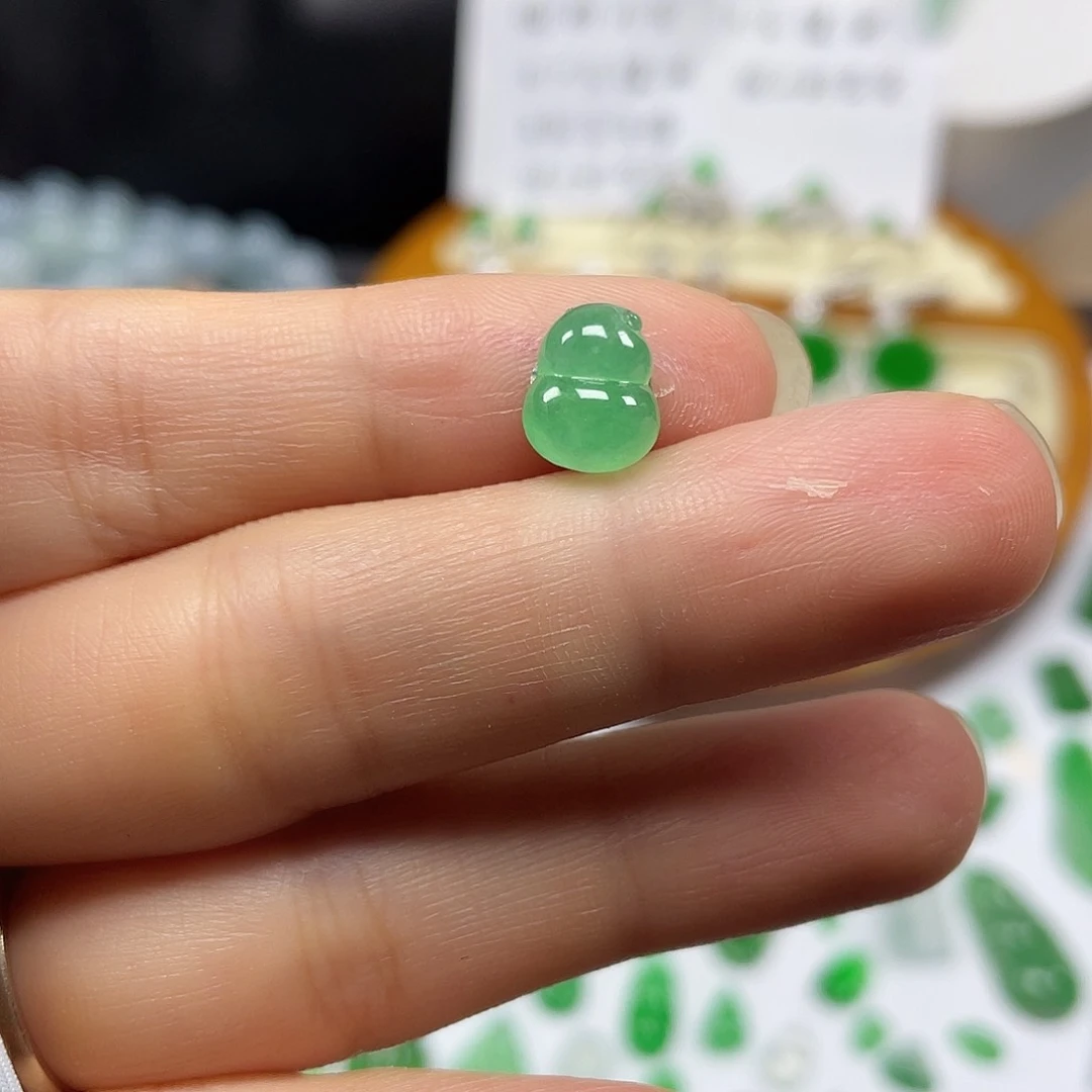 翡翠未镶嵌颈饰林亦珠宝葫芦