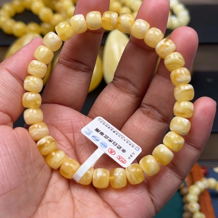 琥珀未镶嵌珠宝奇石M235号7.9+金瓷白妖花