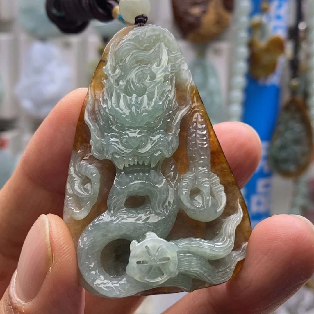 翡翠颈饰未镶嵌龙