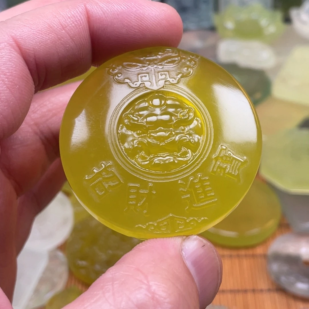 麒****蛇纹石玉未镶嵌颈饰