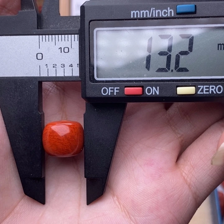 南红玛瑙配饰未镶嵌煙***?微瑕