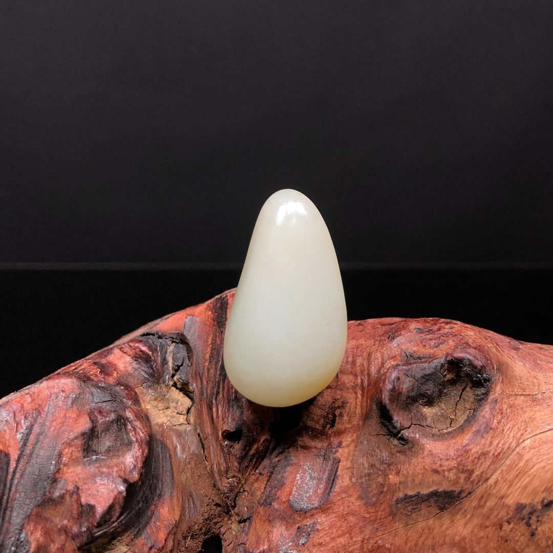 【底价已开价】15克和田玉光白皮挂件35*20*14mm货号01939和