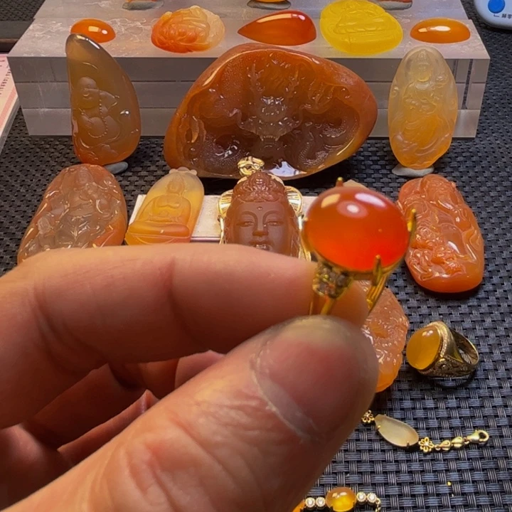 玉***艺石英质玉未镶嵌旦面