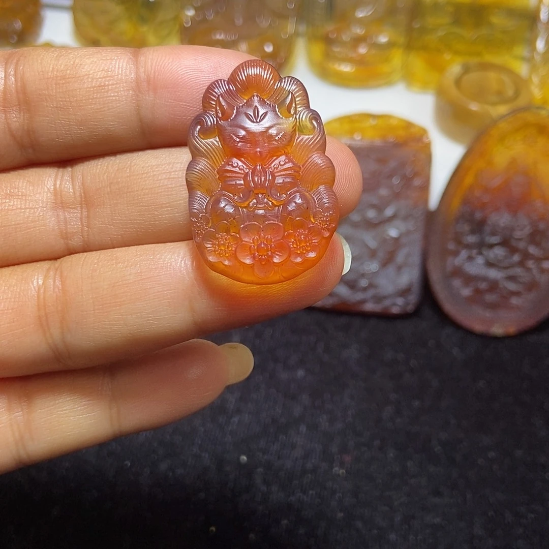 琥珀未镶嵌颈饰缅甸天然琥珀吊坠