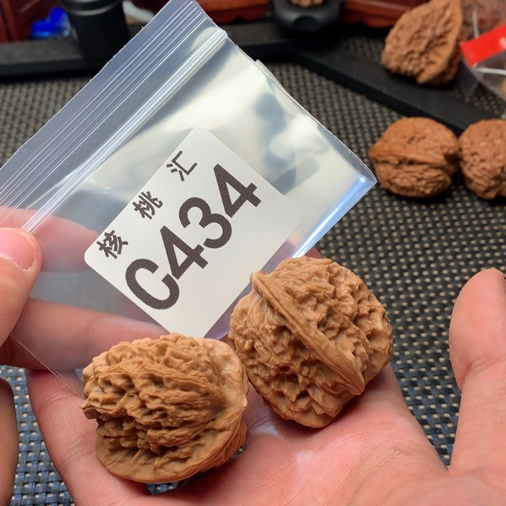 文玩核桃吊坠马老四