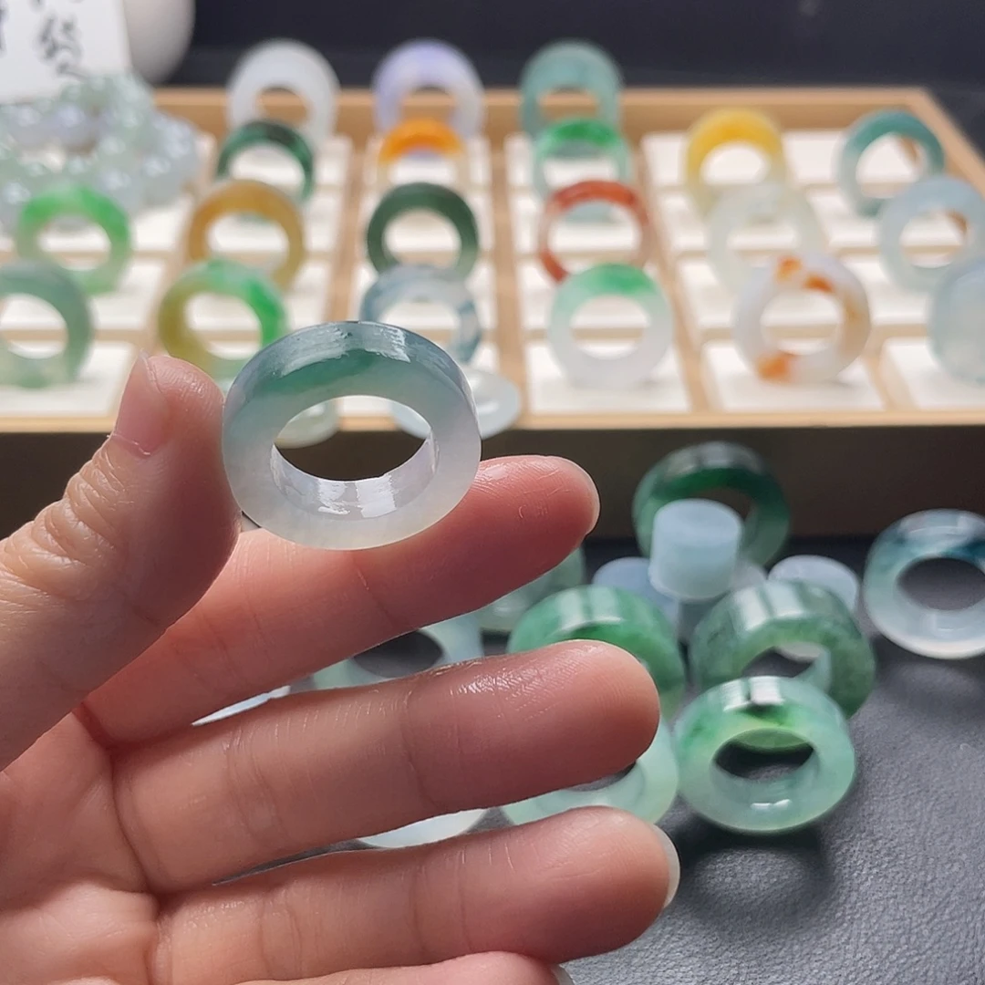 定制翡翠未镶嵌翡翠