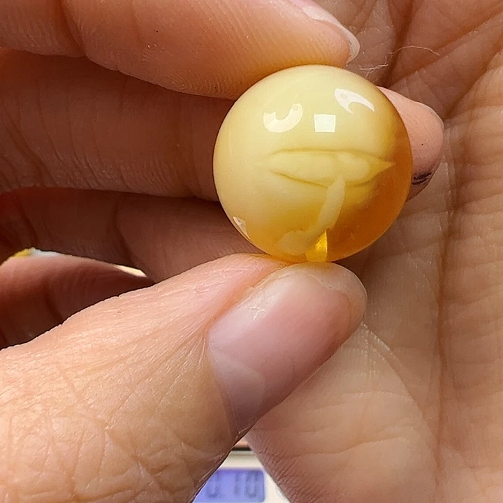 蜜蜡未镶嵌珠宝奇石