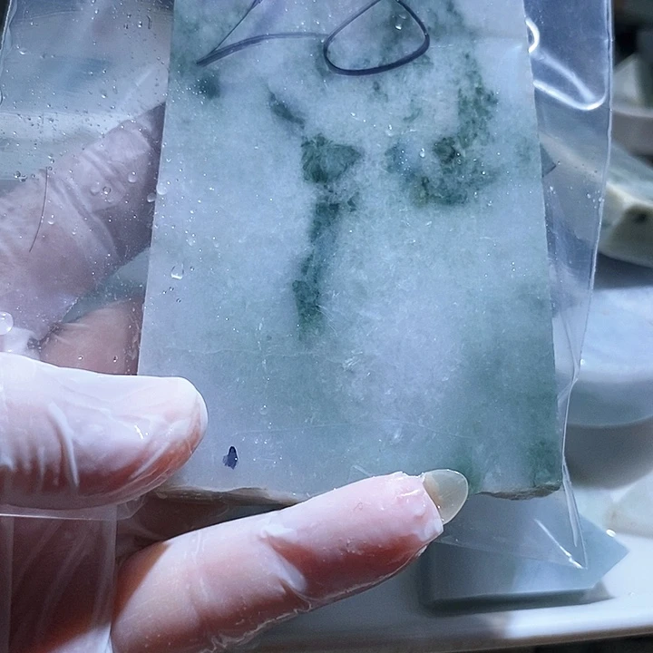 翡翠未镶嵌颈饰边角料28