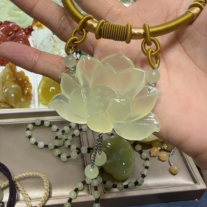 蛇纹石玉吊坠未镶嵌?****?