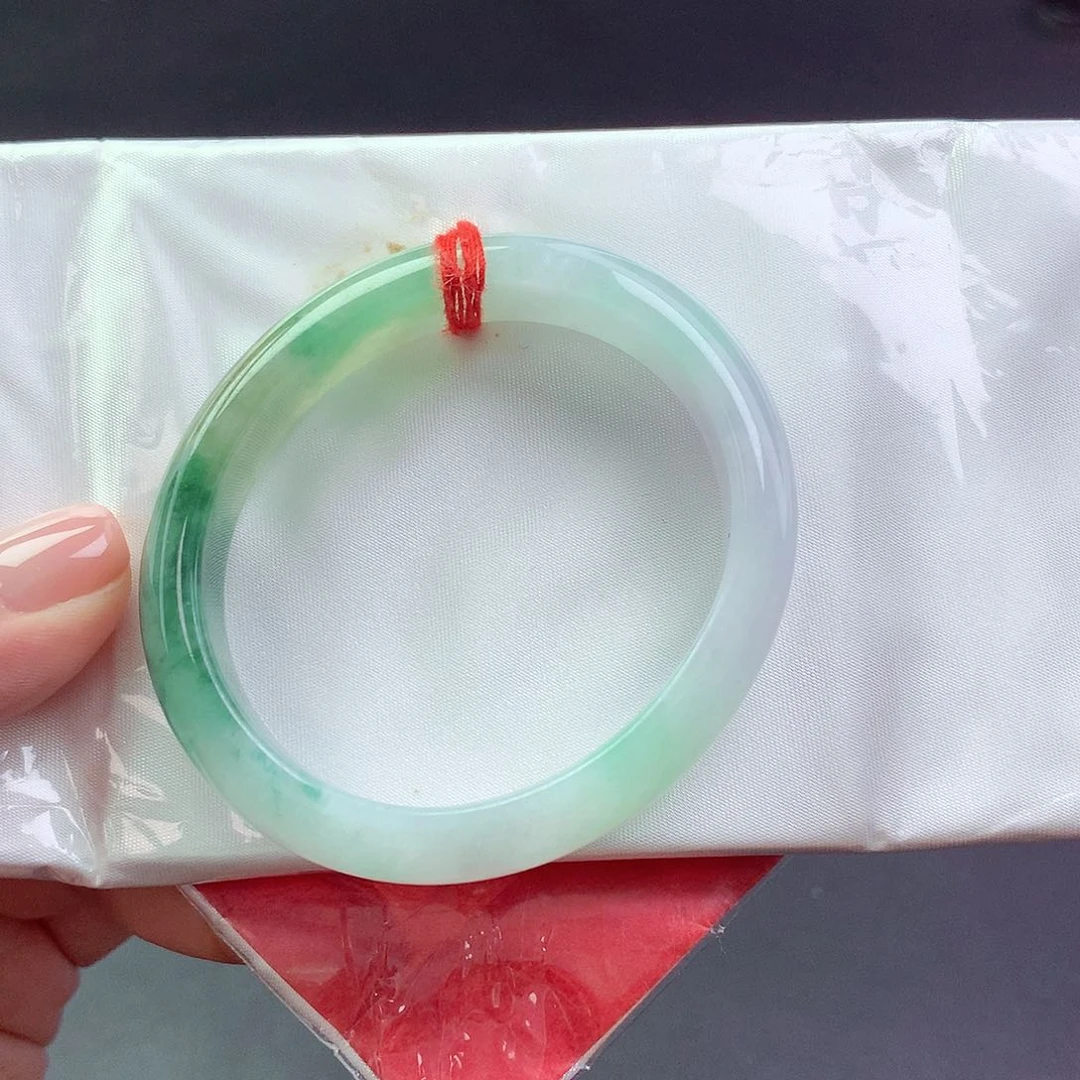 【闪购商品】未镶嵌手镯翡翠贵妃a 101653