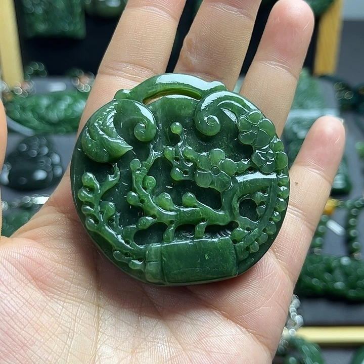 佳****和田玉未镶嵌颈饰