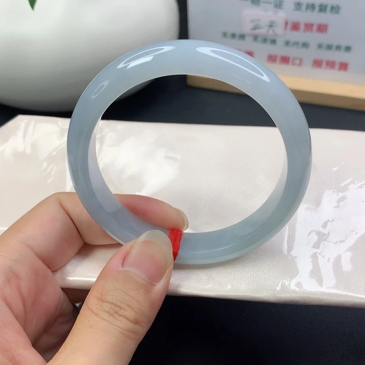 翡翠手镯未镶嵌5859