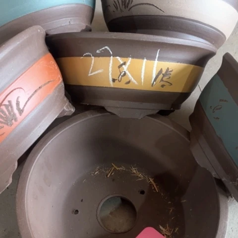 紫砂花盆100-6。        27-11