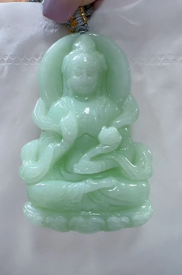 天然翡翠A货观音（多样性发货只发一个）宽30+高50-53厚11-13送绳