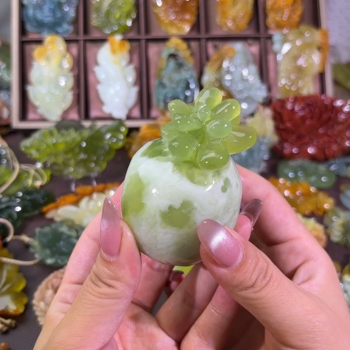 未镶嵌蛇纹石玉颈饰