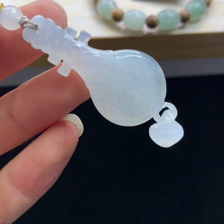 翡翠未镶嵌颈饰吊坠