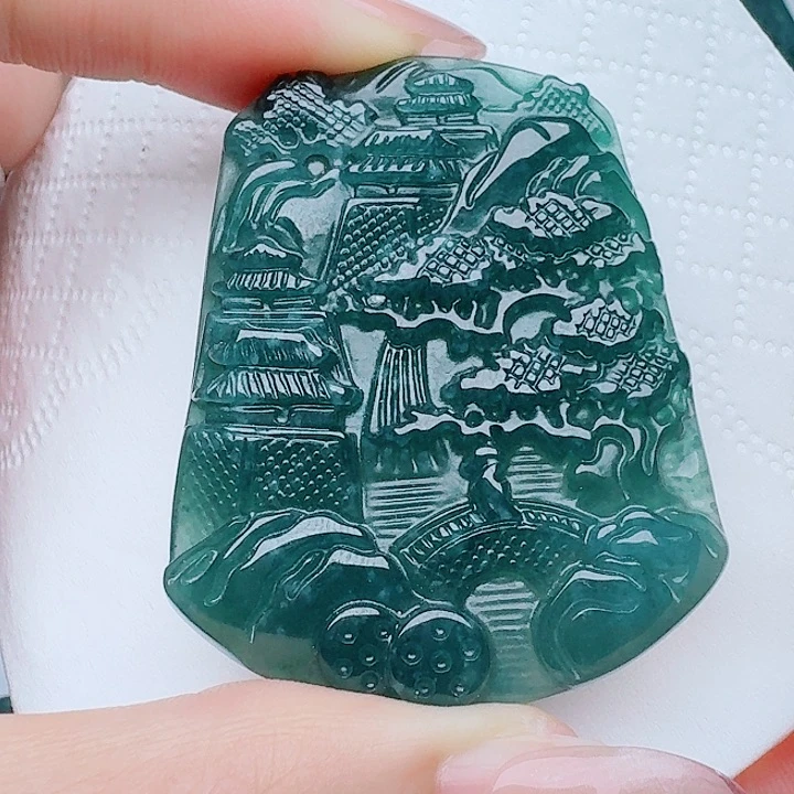 翡翠未镶嵌颈饰多样性发其一