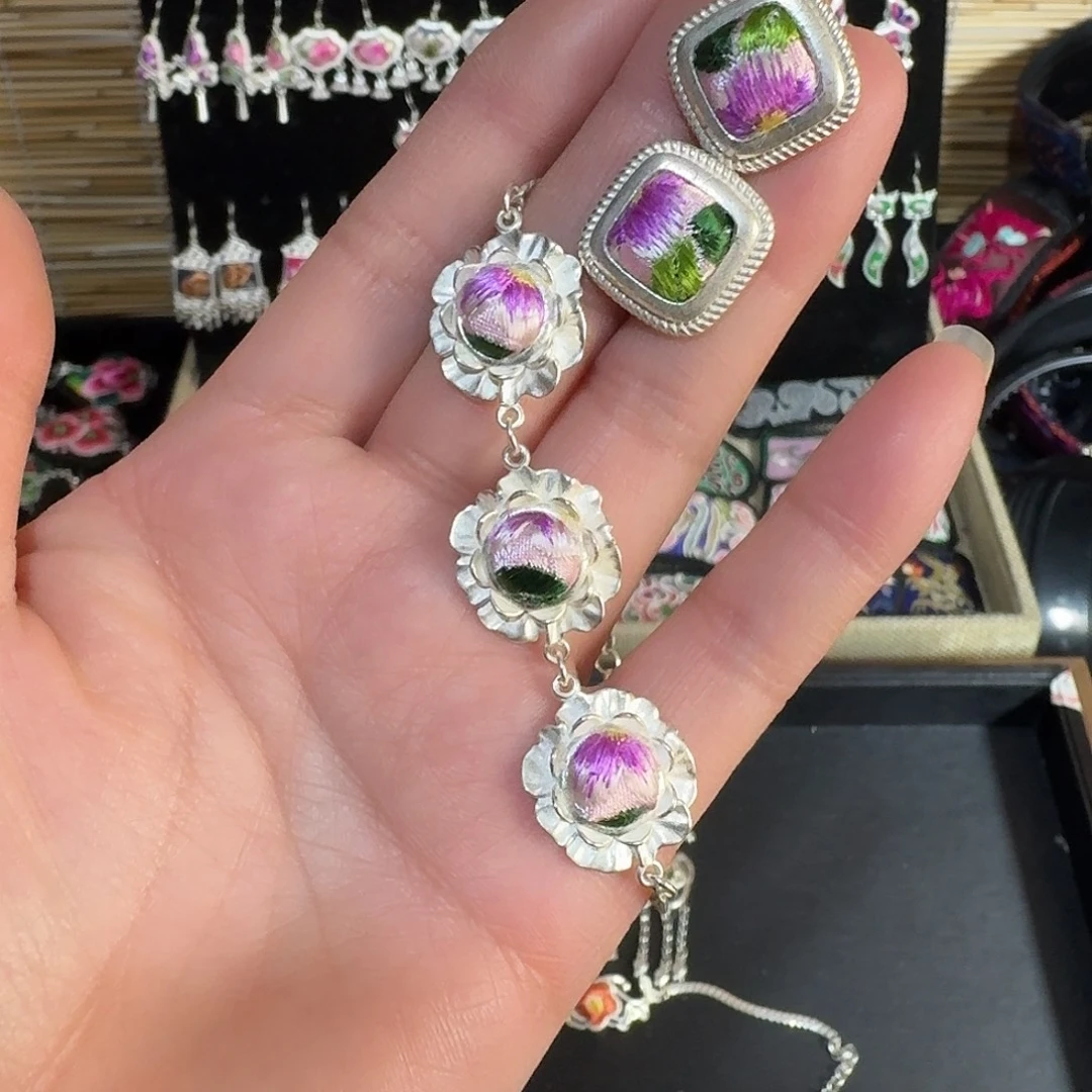 织绣民族风刺绣耳环一套