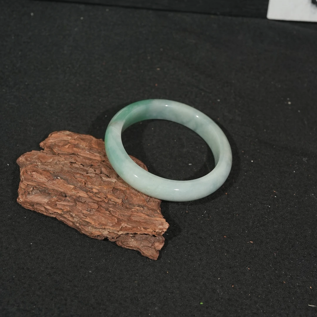 12.18香港王老板-翡翠手镯9z07