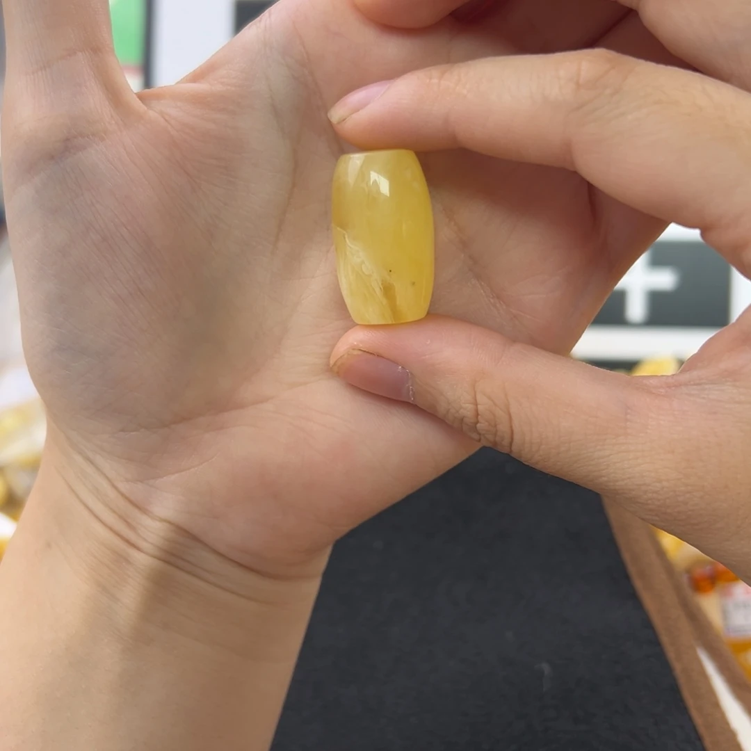 未镶嵌琥珀珠宝奇石