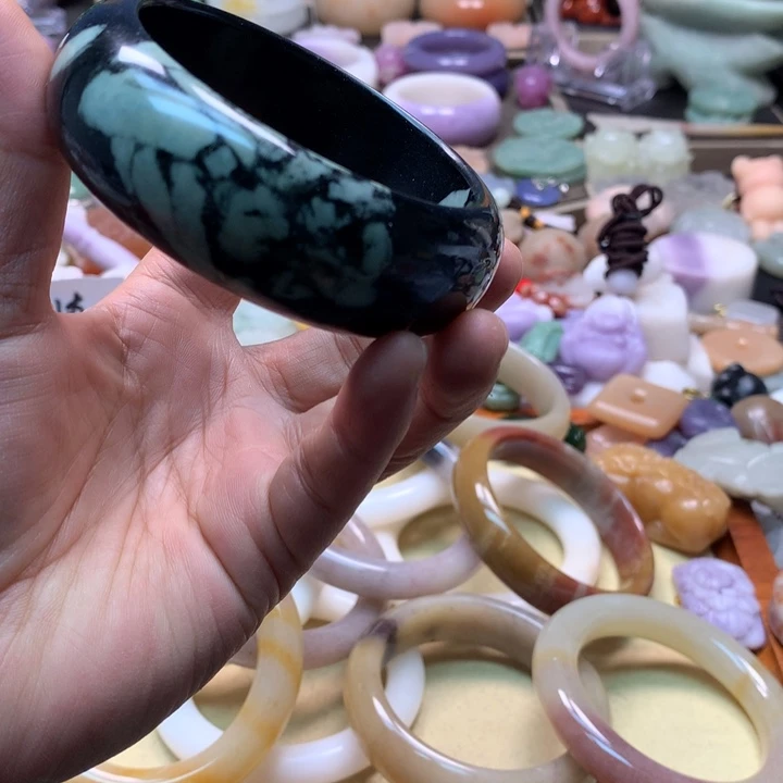 石英岩玉未镶嵌梅花60.8