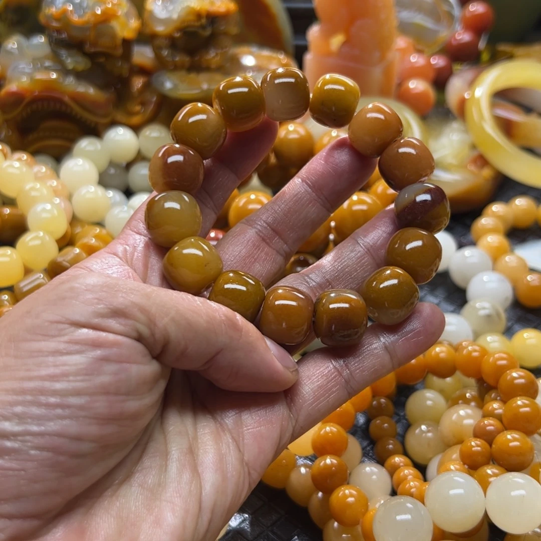 石英质玉未镶嵌颈饰