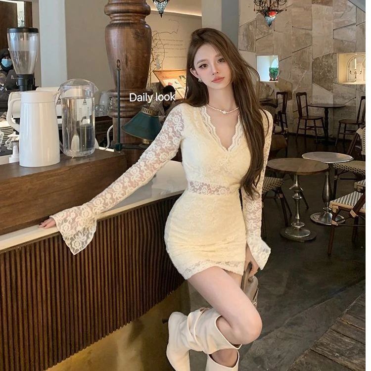 新款法式辣妹名媛性感长袖镂空蕾丝连衣裙打底修身气质秋冬裙子