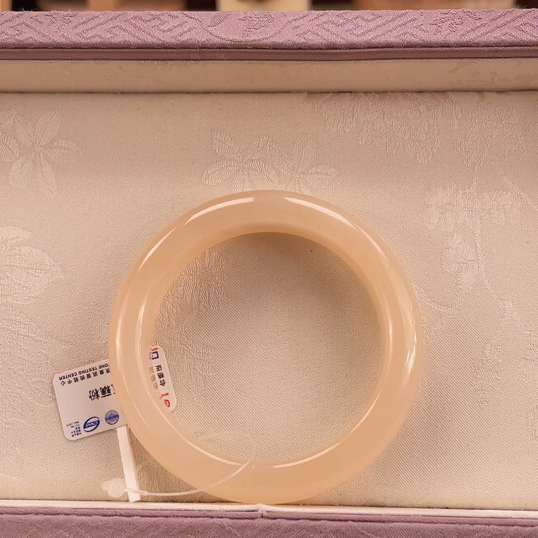 和田玉手镯未镶嵌金*贝