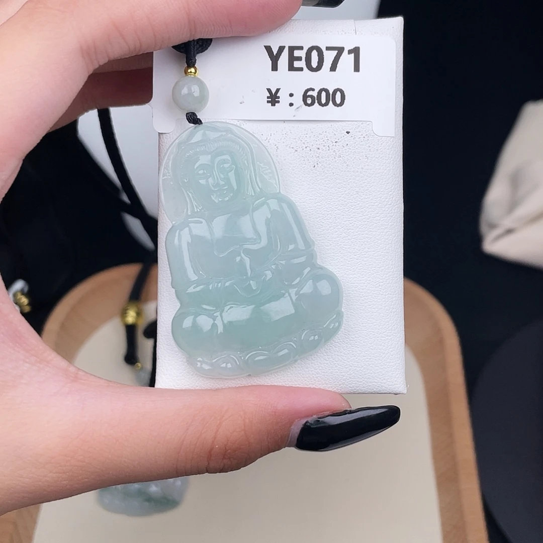 翡翠未镶嵌颈饰YE071