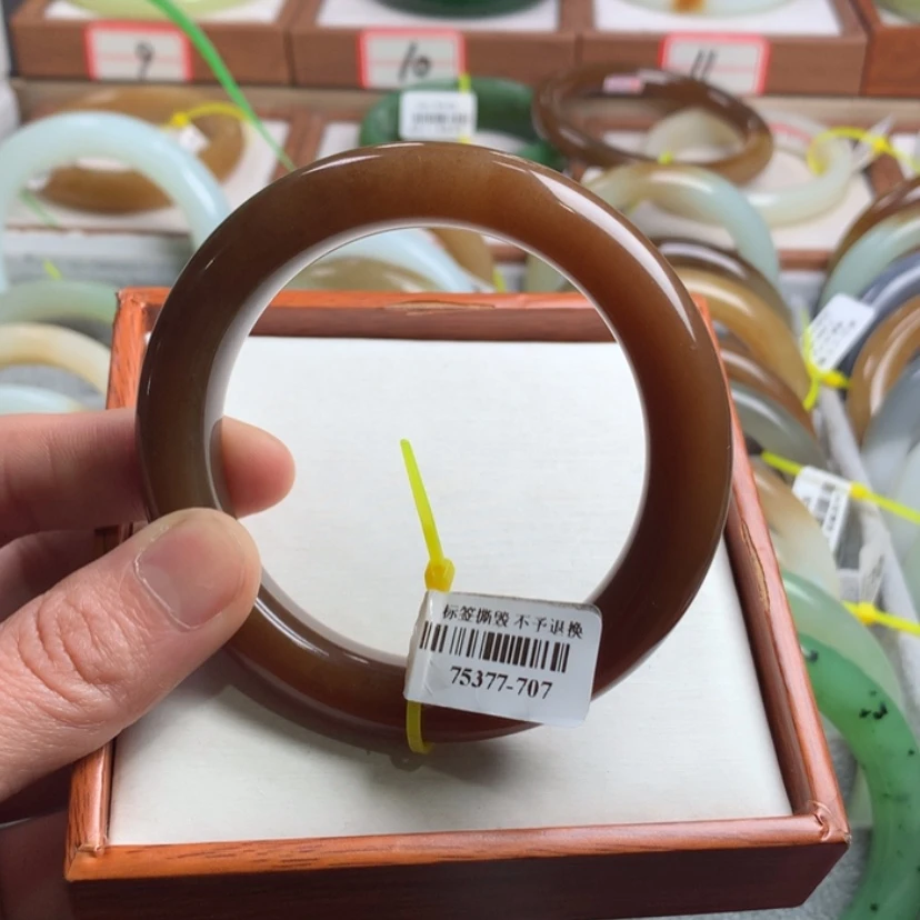 【闪购商品】和田玉手镯未镶嵌59