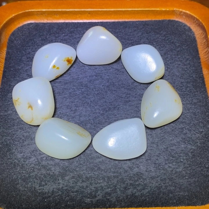 和田玉未镶嵌手串