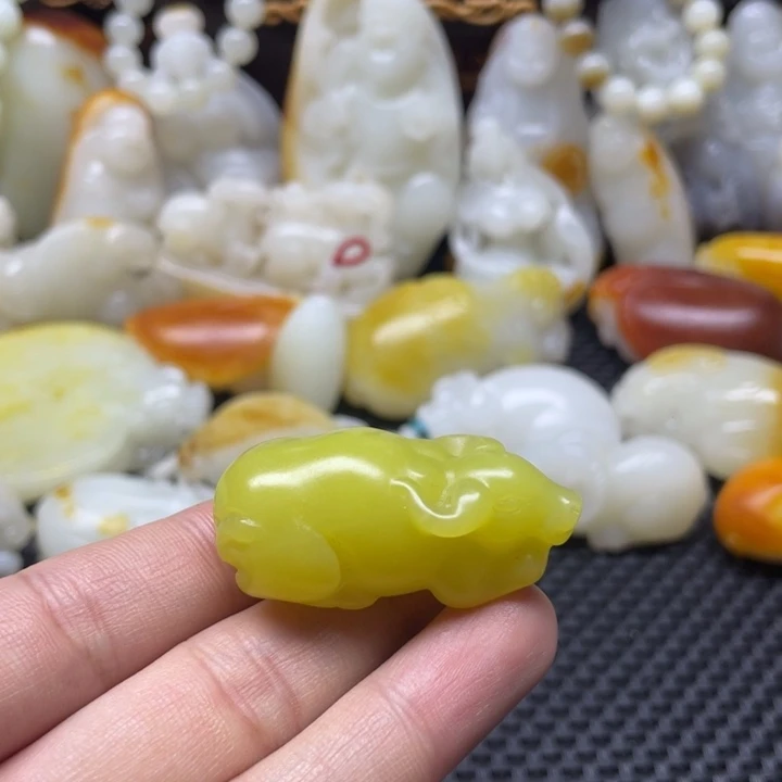 和田玉未镶嵌颈饰