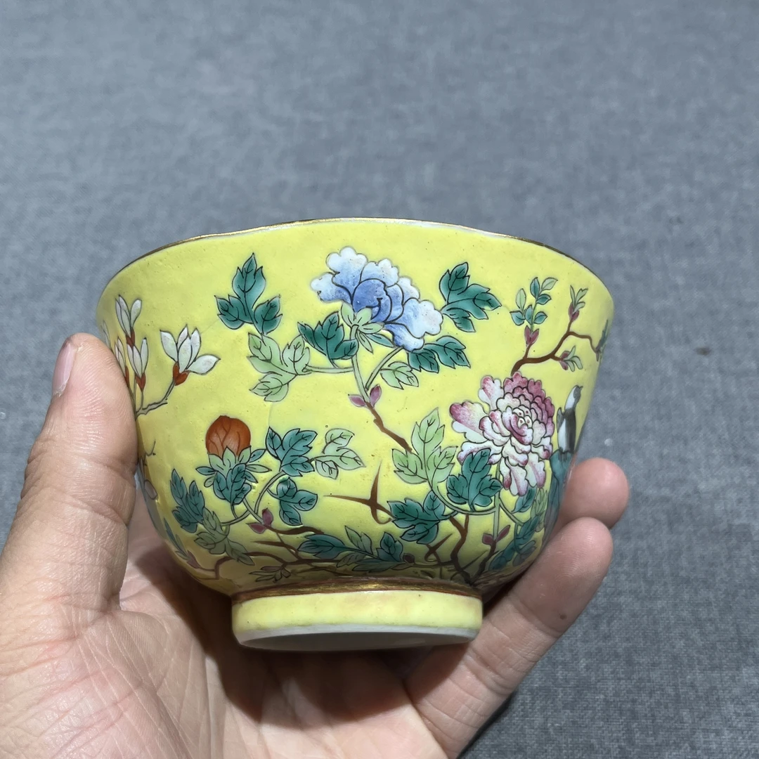 【拍卖】Lot 24409 粉彩大雅斋风格花鸟碗