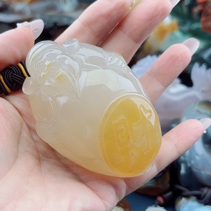 马***社玛瑙未镶嵌手饰吊坠