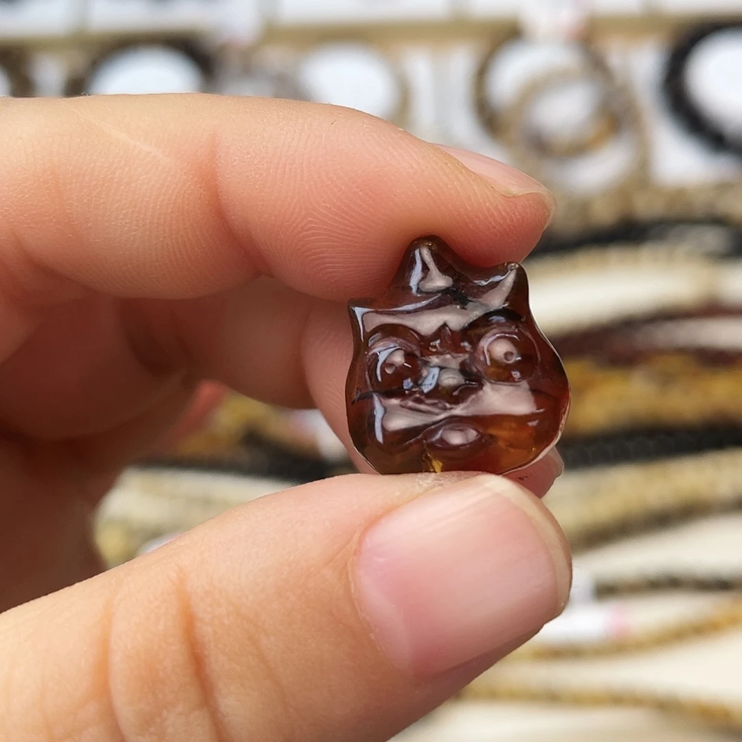 向***歌琥珀未镶嵌裸石大