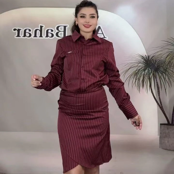0027   女士漂亮的裙子。