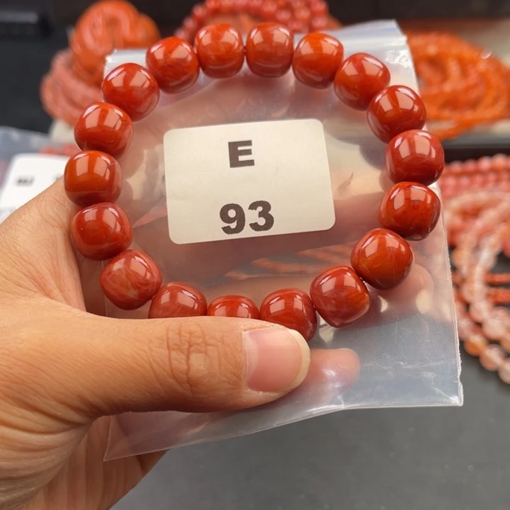 永***忆南红玛瑙未镶嵌多样性发货默认微瑕称重13mm59.6克