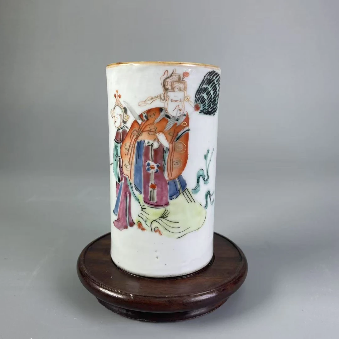 SCS19319晚清粉彩人物图纹笔筒