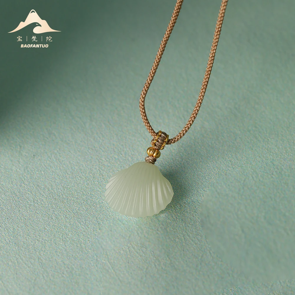 宝梵陀和田玉吊坠7929