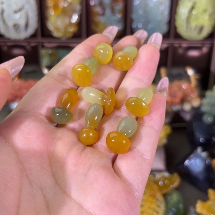 蛇纹石玉未镶嵌颈饰安*?