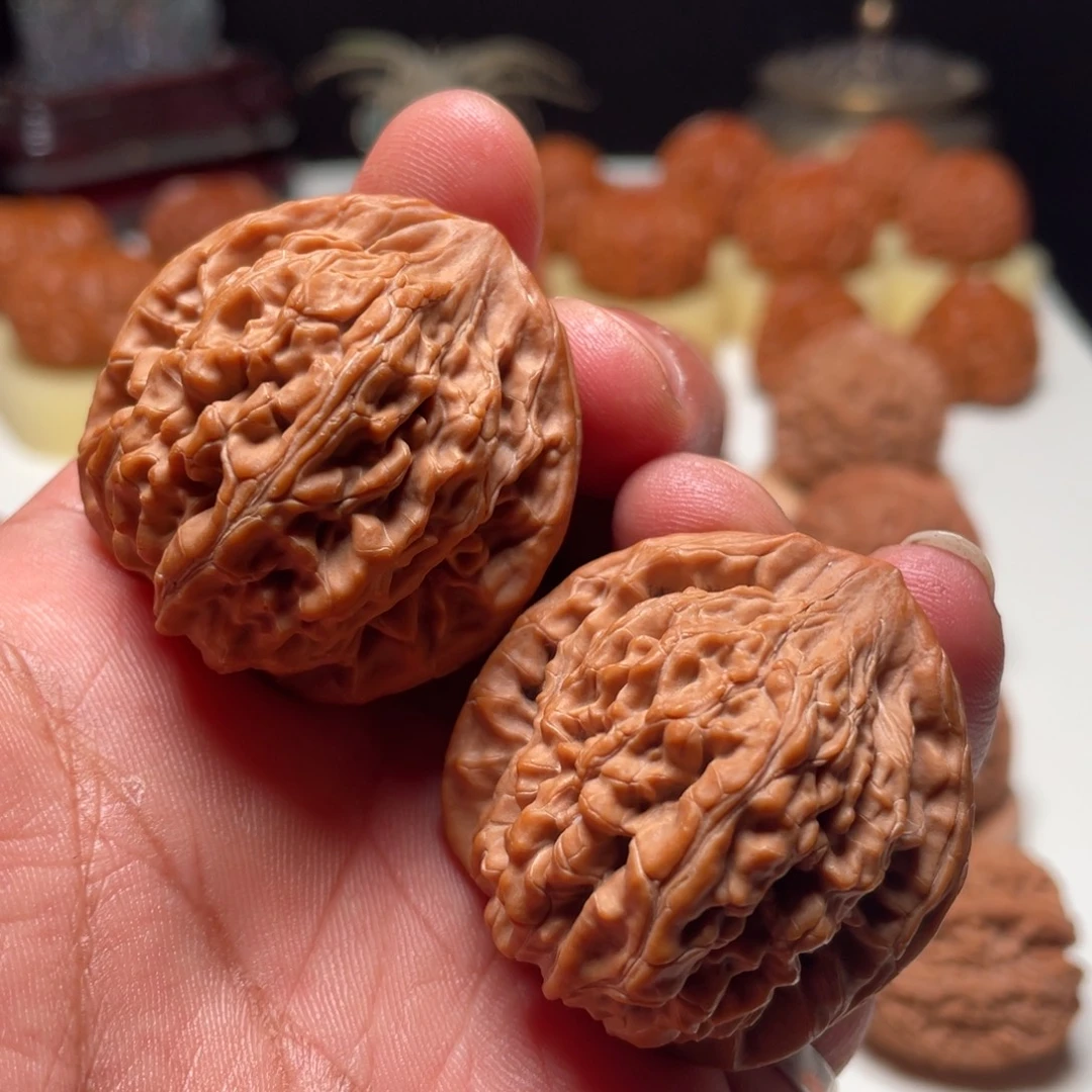 文玩核桃吊坠望月